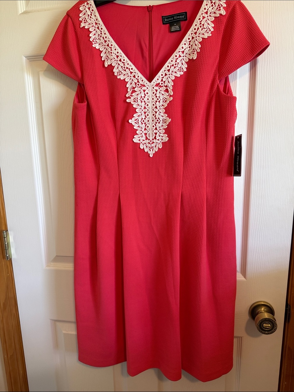 Jessica Howard Coral Midi Dress with White Lace V-Neck